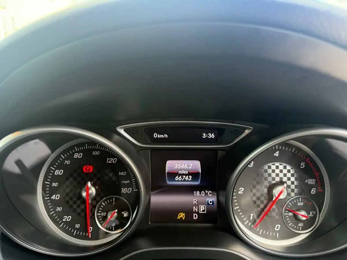 2016-mercedes-benz-a-class-21d-a200d-sport-premiumss-7g-dct-big-39