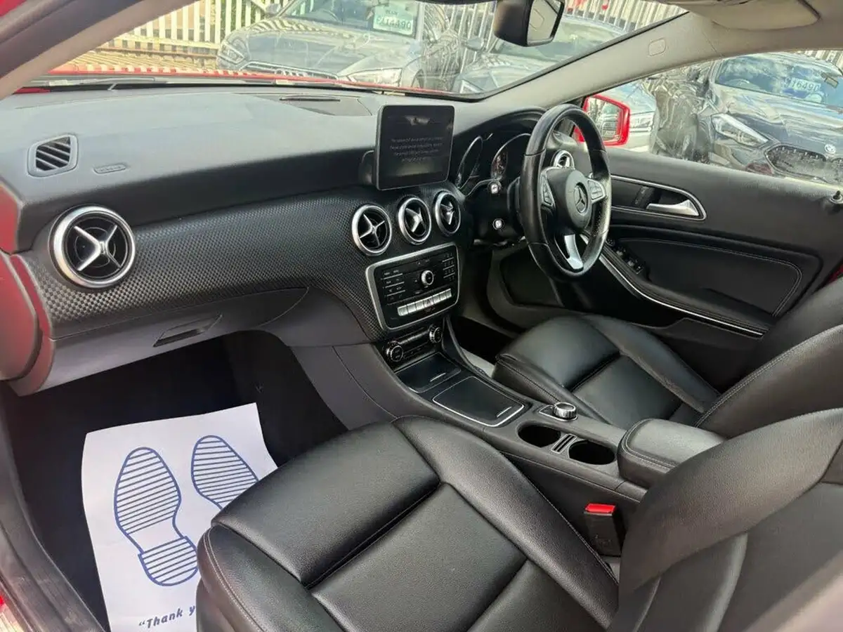 2016-mercedes-benz-a-class-21d-a200d-sport-premiumss-7g-dct-big-11