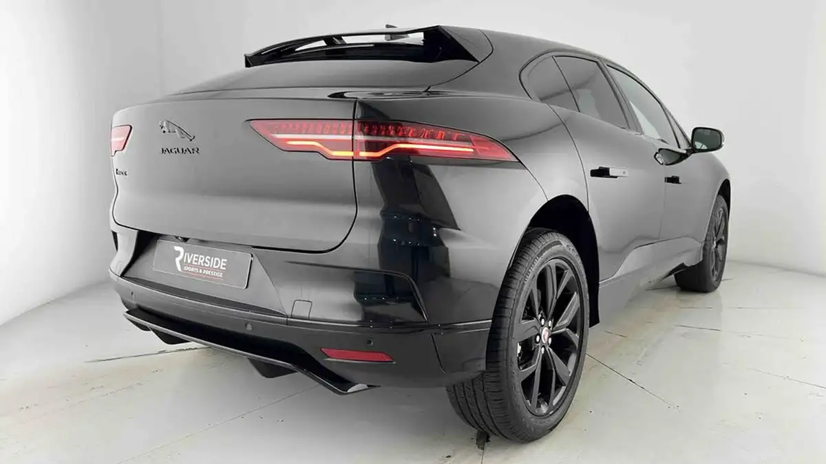 2023-jaguar-i-pace-ev400-hse-black-big-28