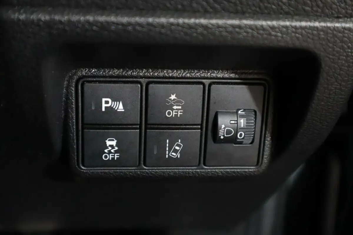 2018-honda-civic-10-vtec-turbo-sr-126ps-hatchback-5d-cvt-big-22