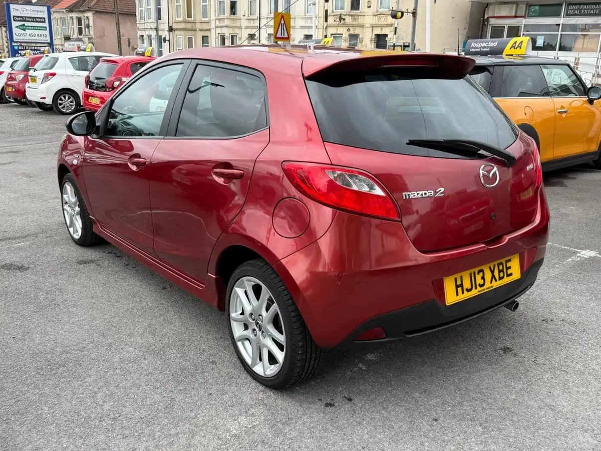 2013-mazda-mazda2-13-venture-big-4