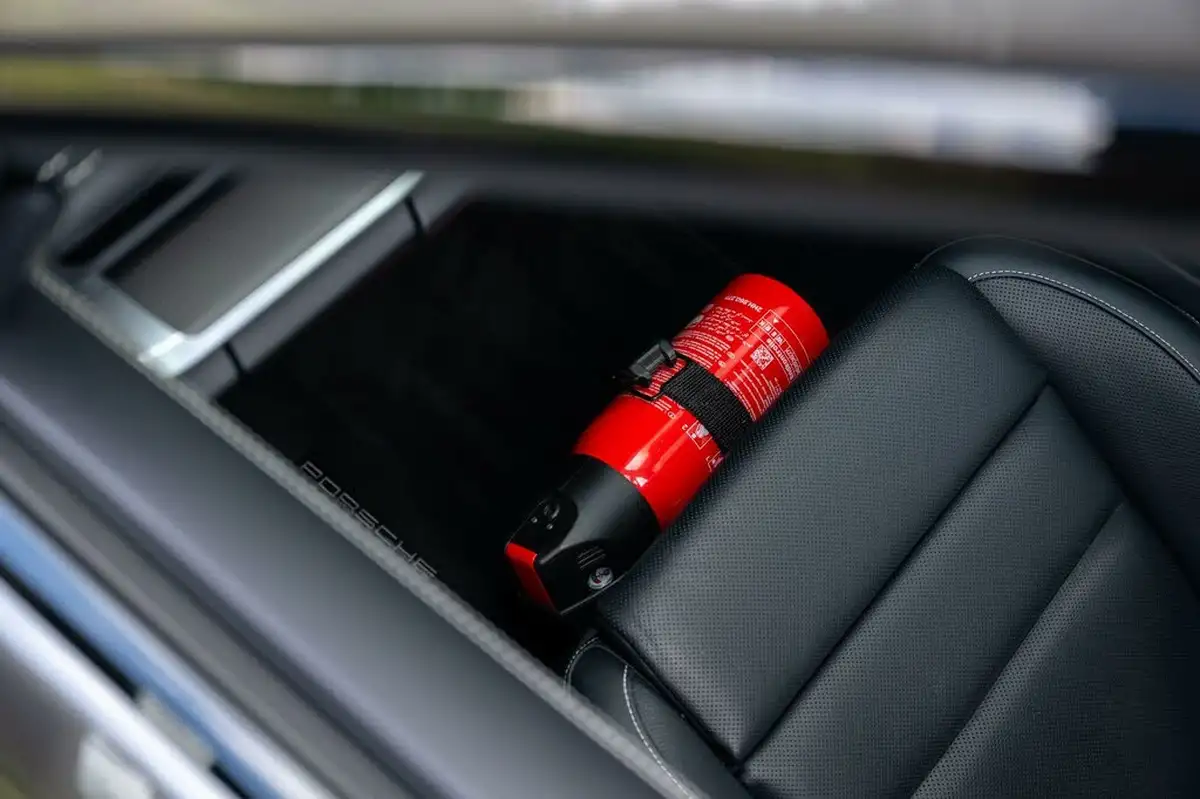 2023-porsche-911-38-turbo-coupe-big-33