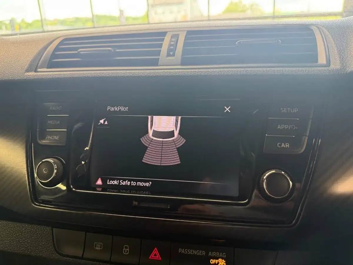 2018-skoda-fabia-10-tsi-monte-carlo-95ps-estate-big-48