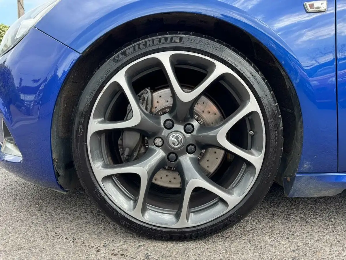 2016-vauxhall-gtc-20i-turbo-vxr-big-10