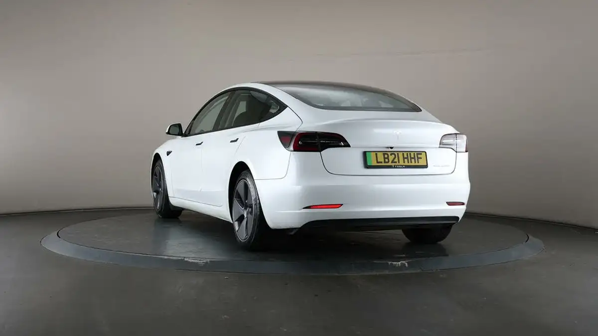 2021-tesla-model-3-e-long-range-4x4-big-56