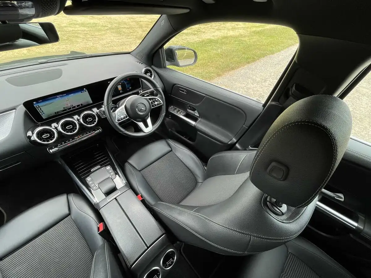 2021-mercedes-benz-gla-class-20d-gla-200d-sport-executive-big-36