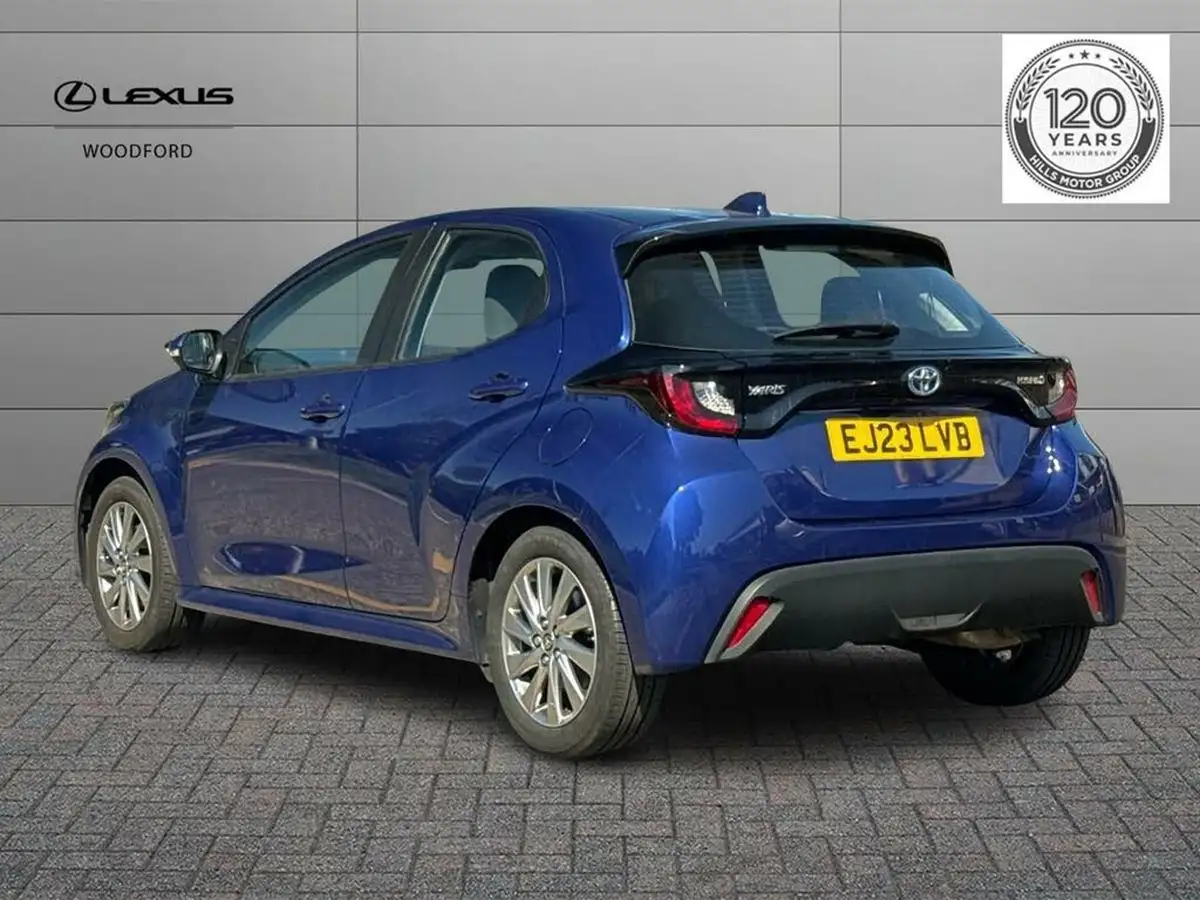 2023-toyota-yaris-15-vvt-i-icon-big-4