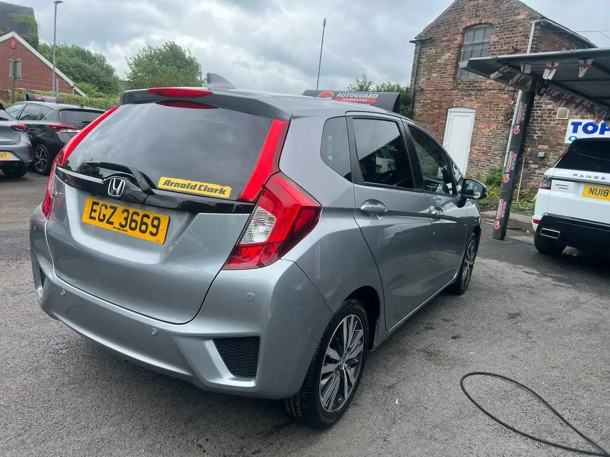 2016-honda-jazz-13-i-vtec-ex-cvt-big-11