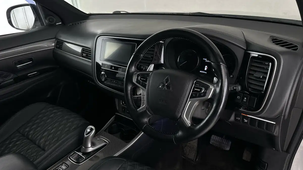 2018-mitsubishi-outlander-24-5h-phev-big-11