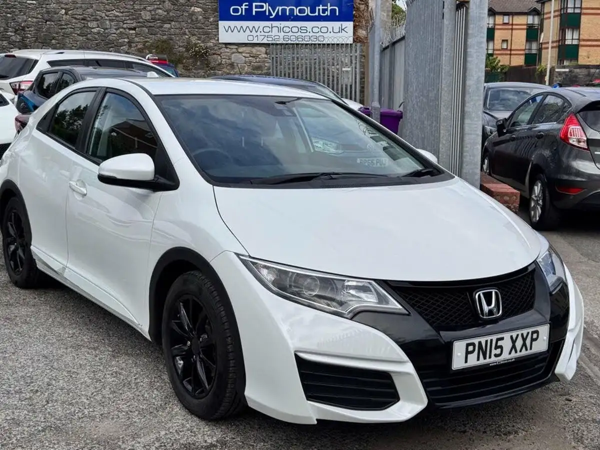 2015-honda-civic-18-s-1-cd-hatchback-big-0