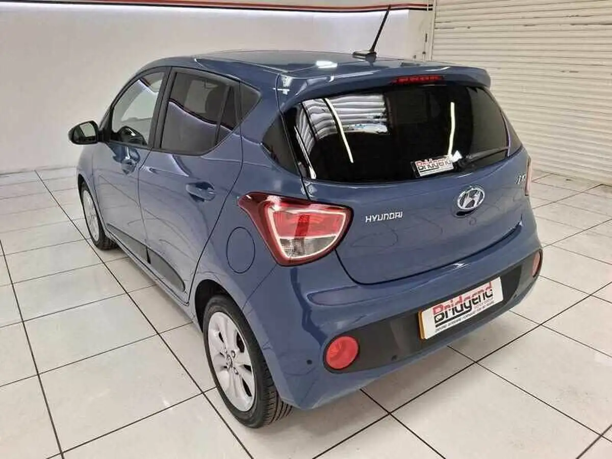 2017-hyundai-i10-12-premium-se-big-3