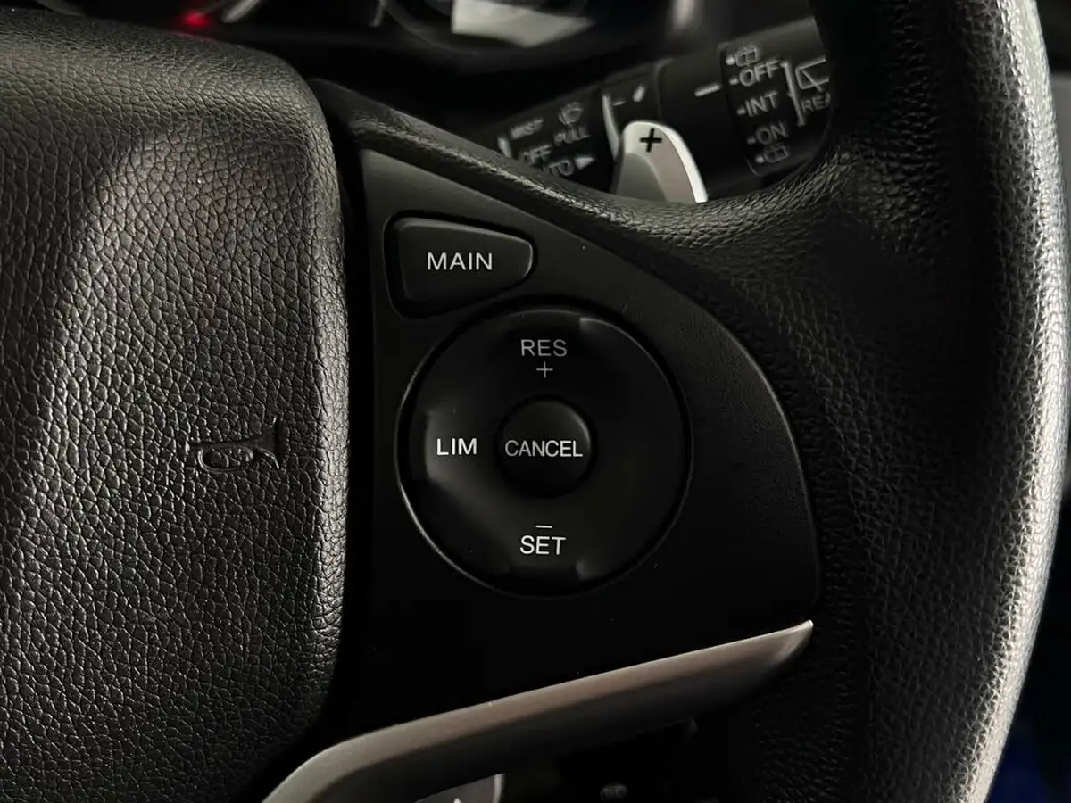 2017-honda-jazz-13-i-vtec-se-navi-cvt-big-24