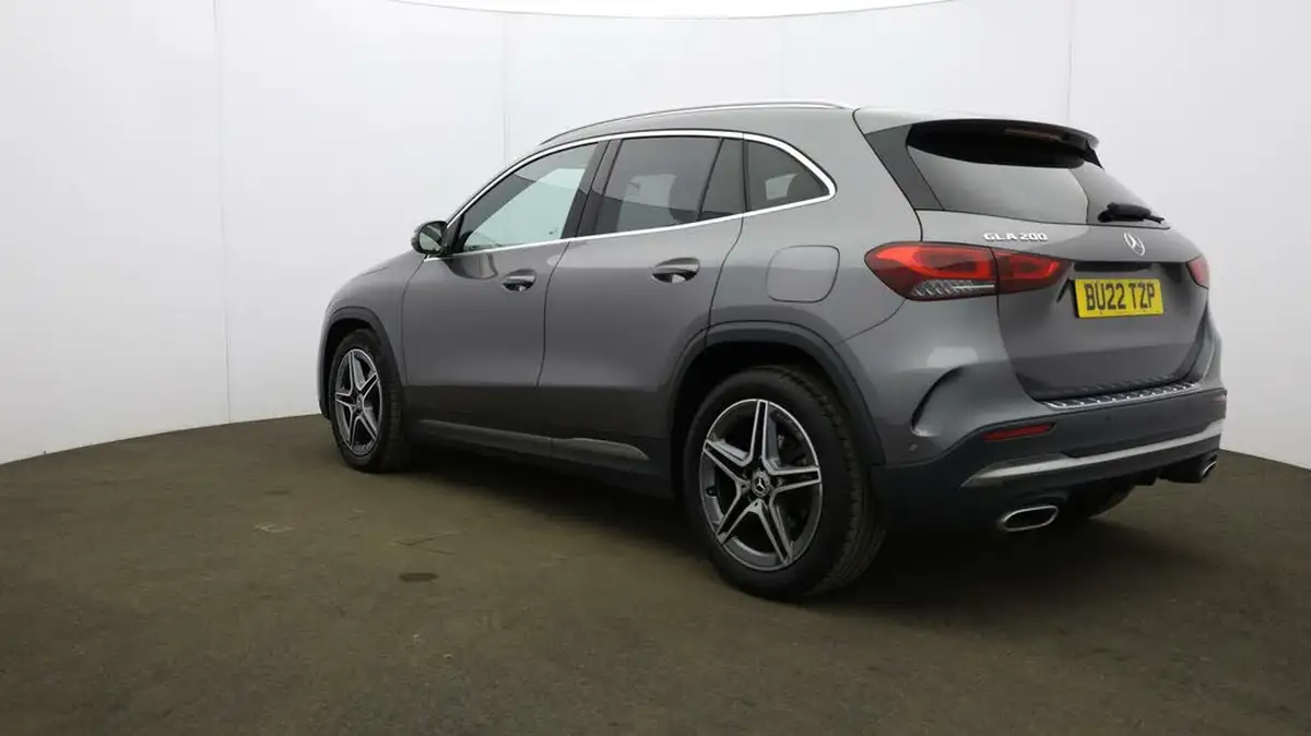 2022-mercedes-benz-gla-class-13-gla-200-amg-line-executive-big-54