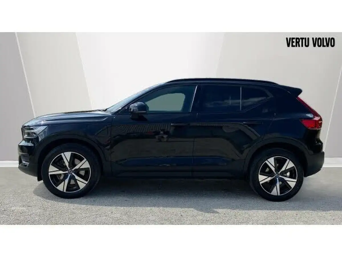 2022-volvo-xc40-15-t4-r-design-big-7