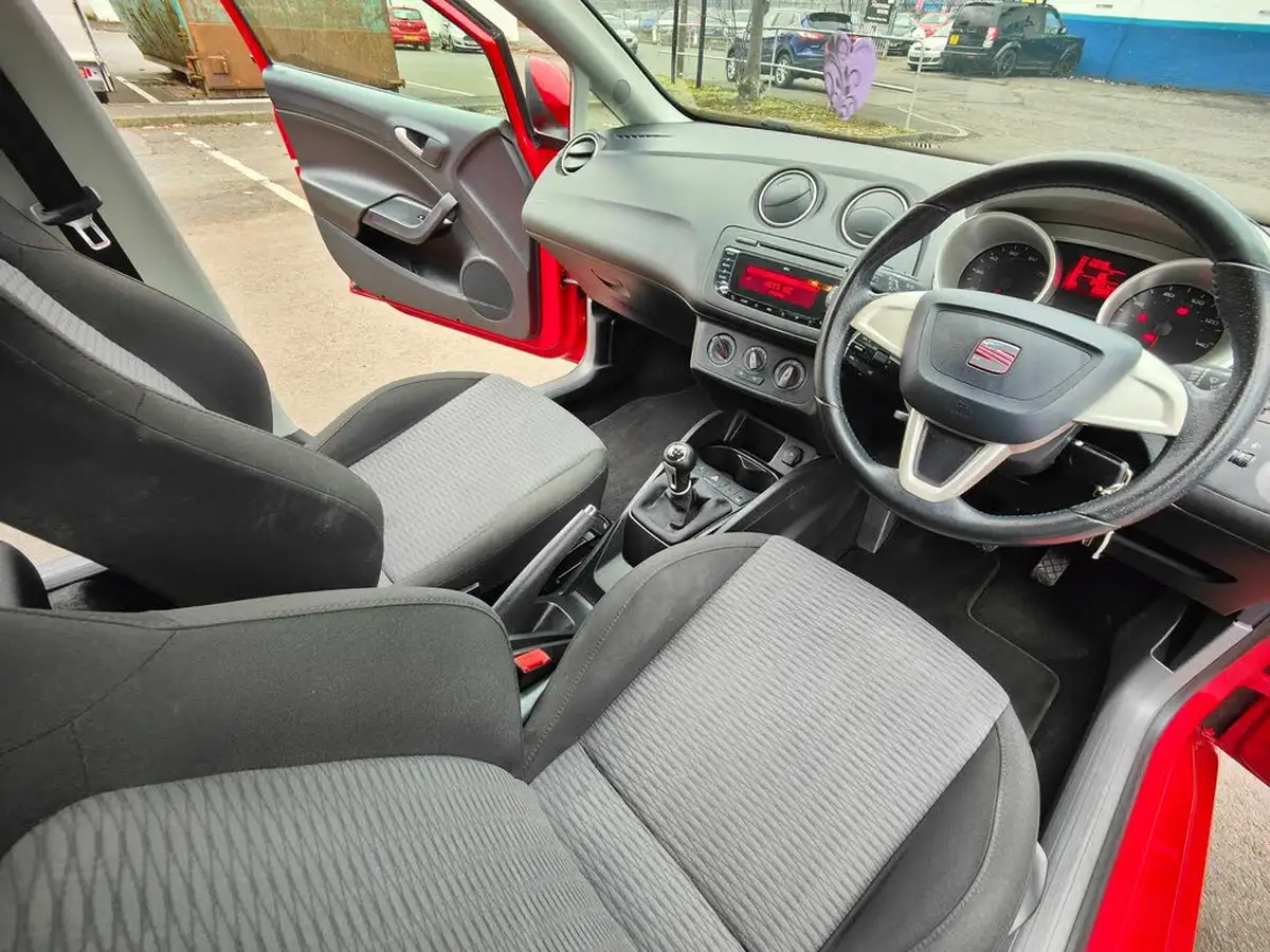 2011-seat-ibiza-14-sport-hatchback-5d-big-14