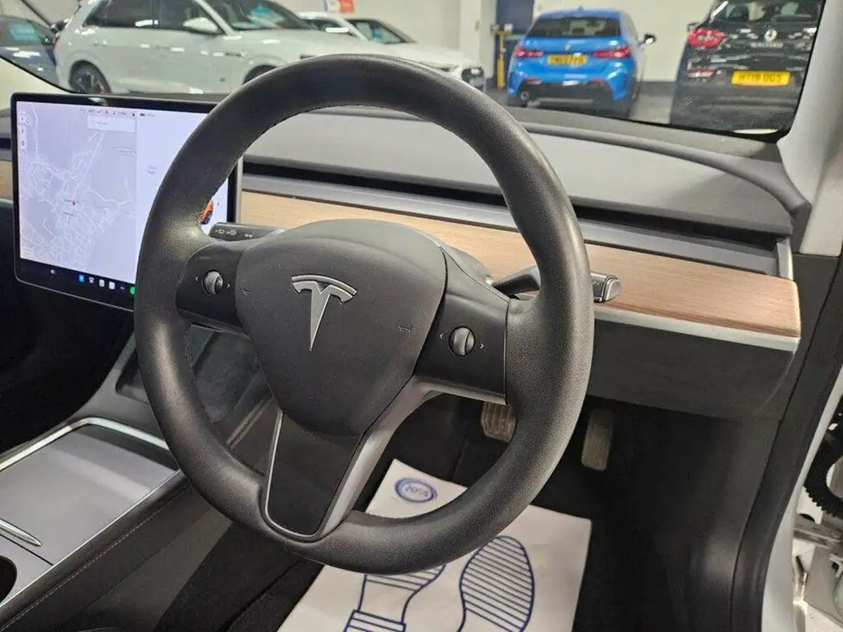 2020-tesla-model-3-e-performance-big-9