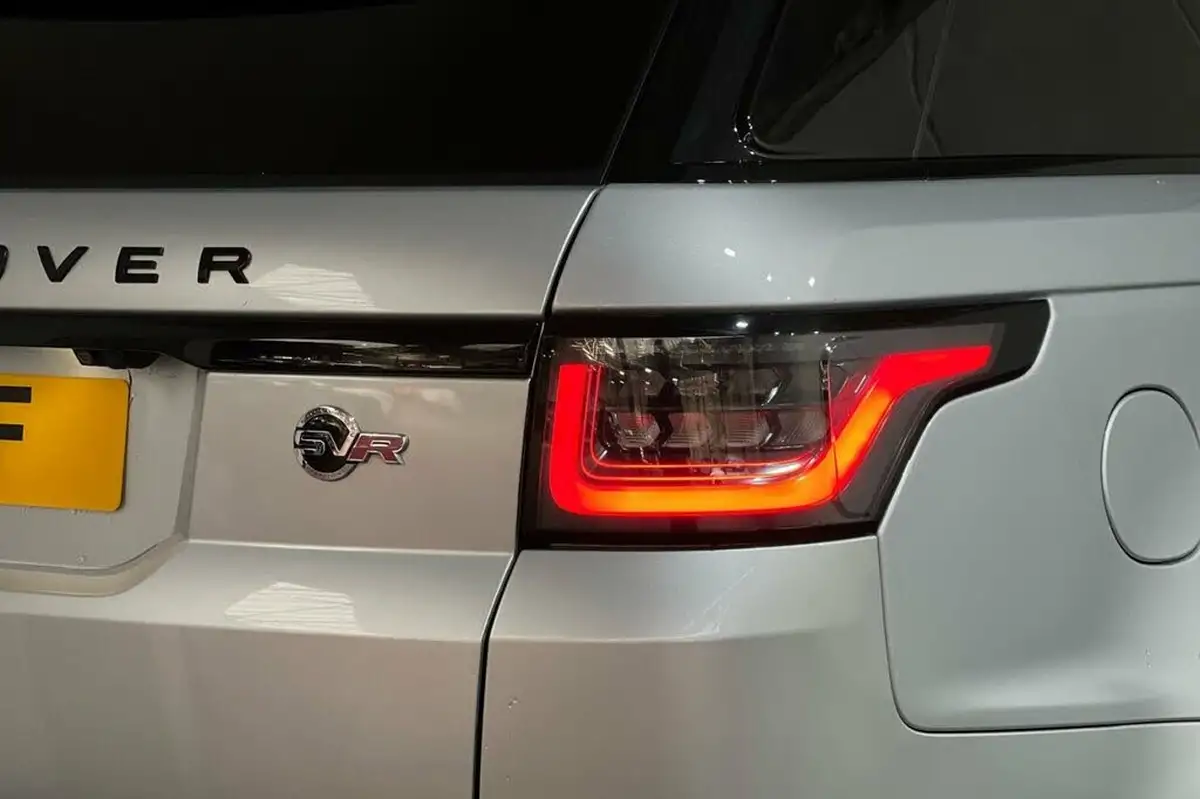 2019-land-rover-range-rover-sport-50-v8-p575-svr-big-29