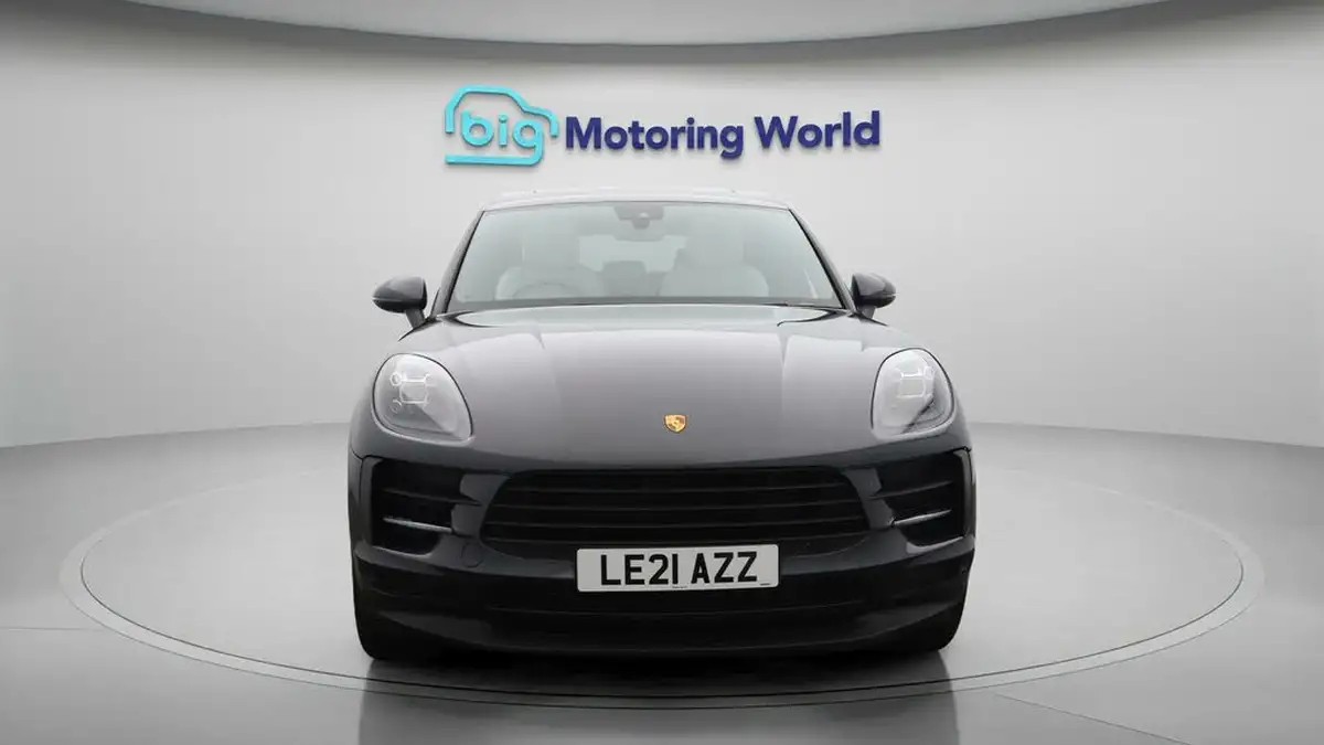2021-porsche-macan-20-245ps-big-2
