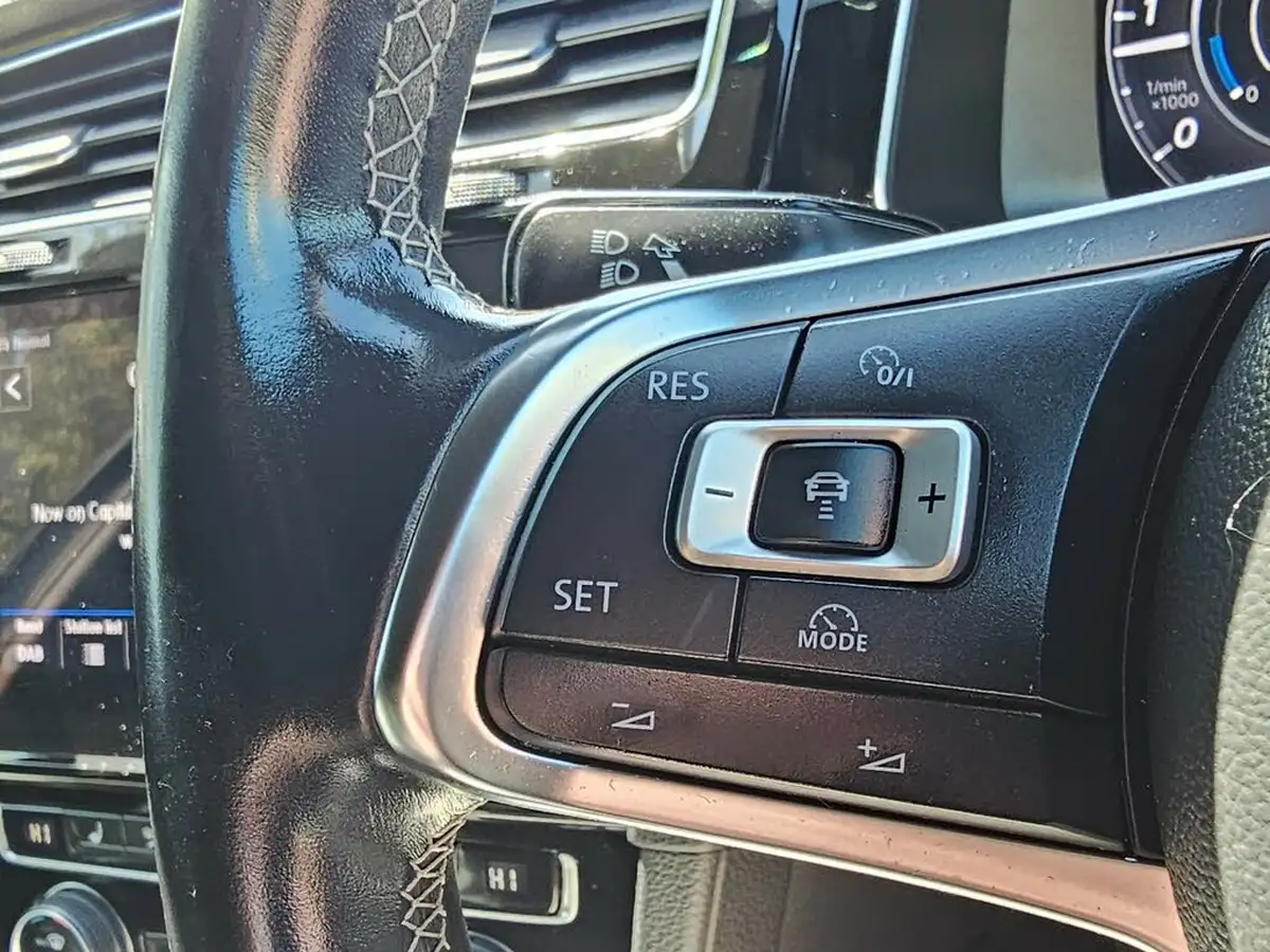 2018-volkswagen-golf-20tdi-gtd-hatchback-5d-dsg-big-15