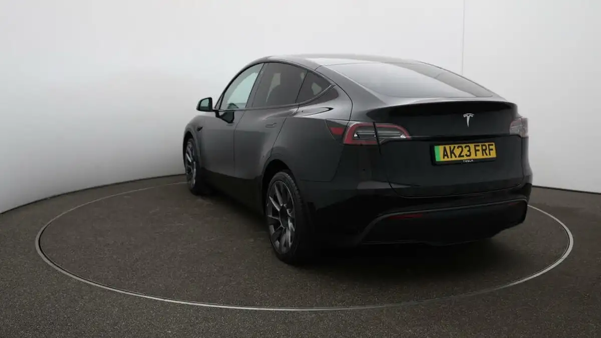 2023-tesla-model-y-e-rwd-big-56