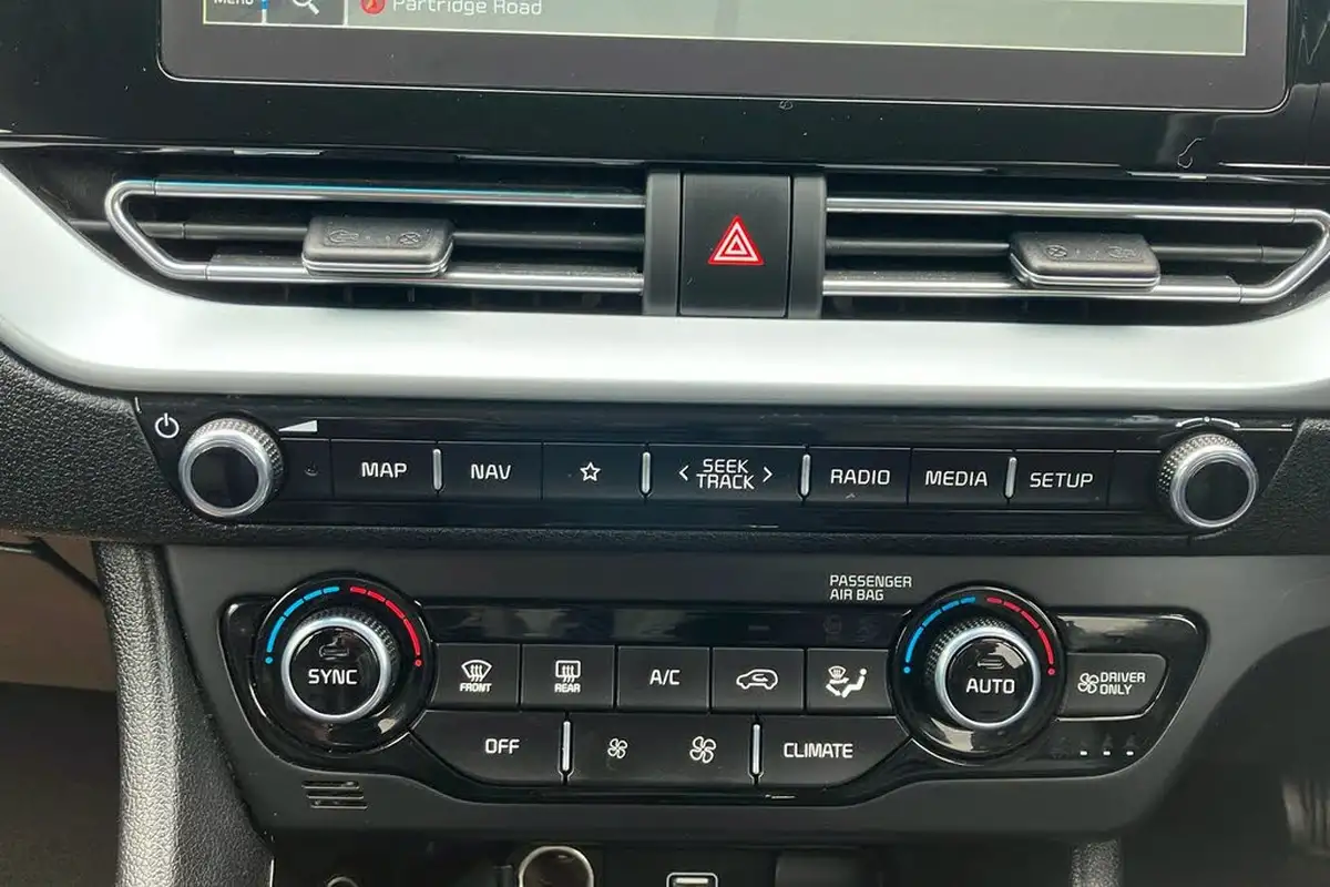 2022-kia-niro-16-gdi-3-156kwh-big-39