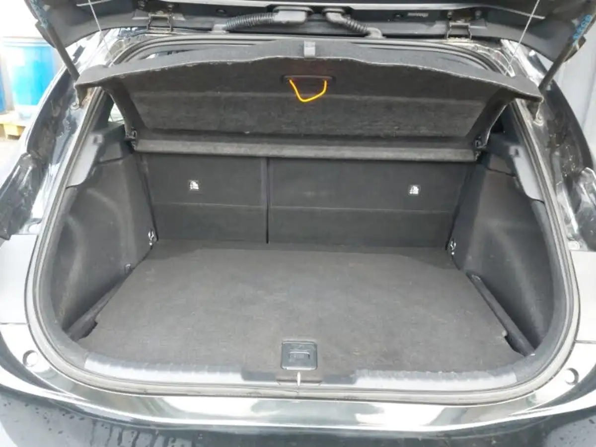 2022-toyota-corolla-20-vvt-i-icon-193bhp-hatchback-big-7