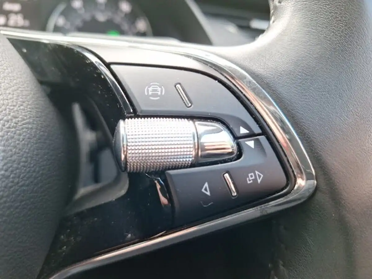 2021-skoda-octavia-10-tsi-e-tec-se-hatchback-big-14