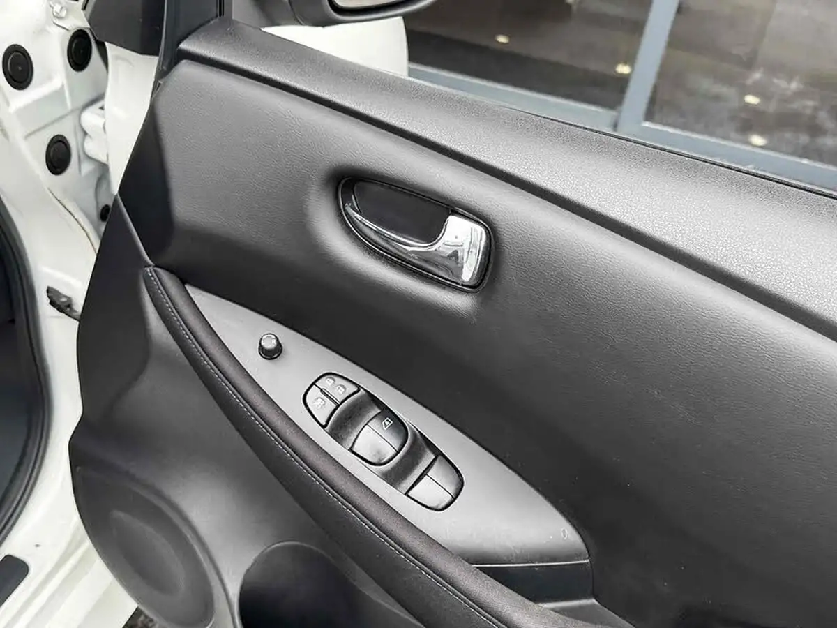 2022-nissan-leaf-e-acenta-big-27