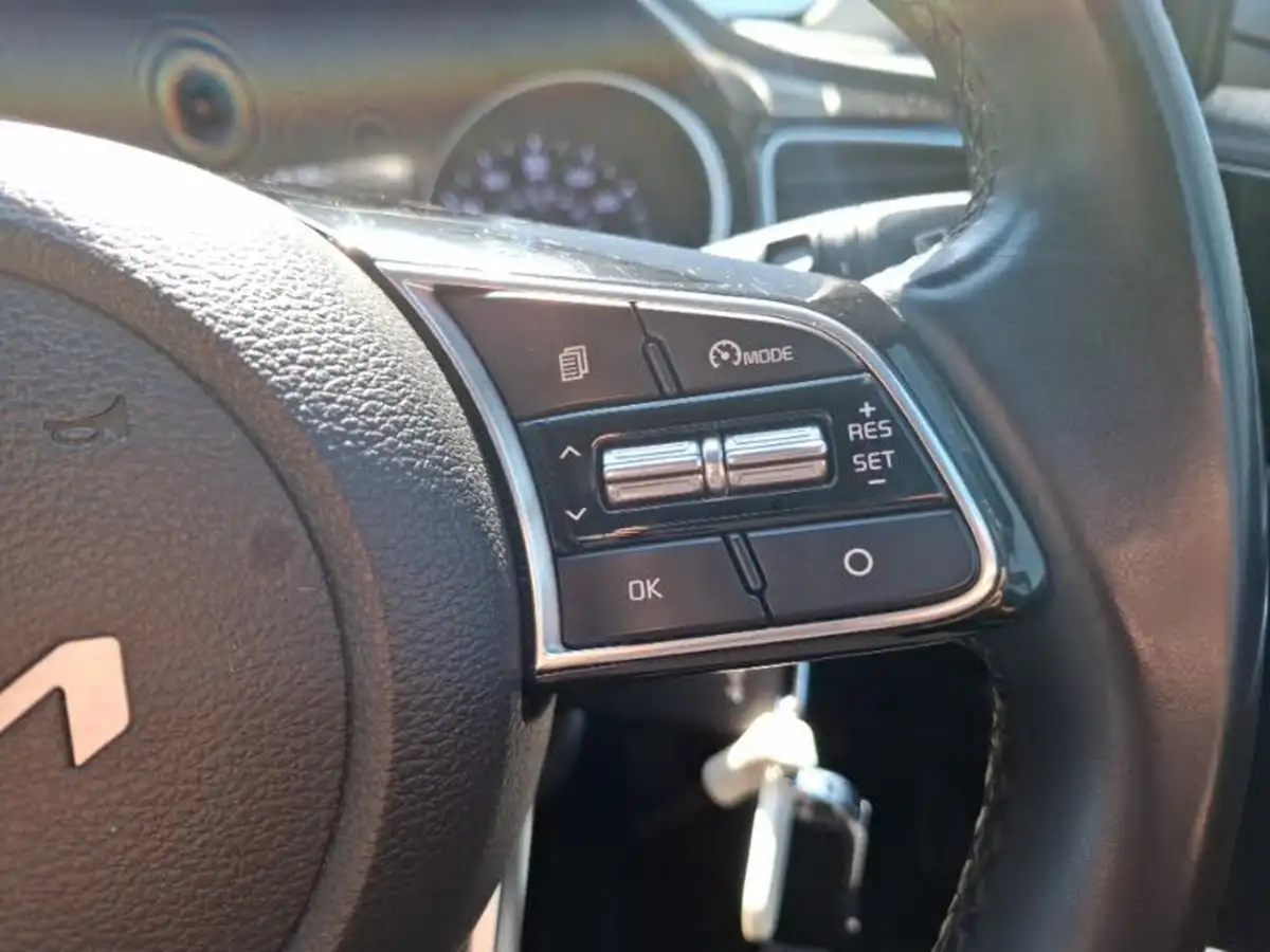 2022-kia-xceed-10-t-gdi-connect-big-10