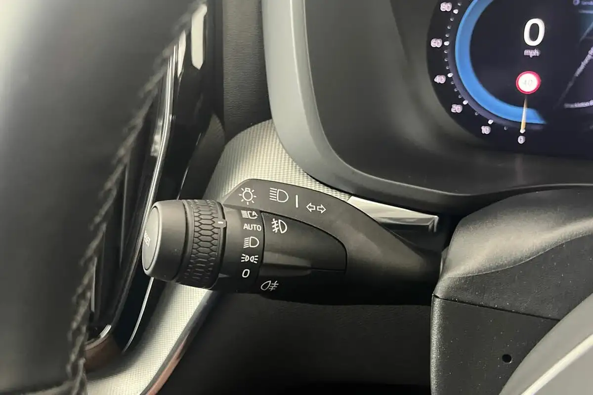 2024-volvo-xc60-20-b5-plus-big-32