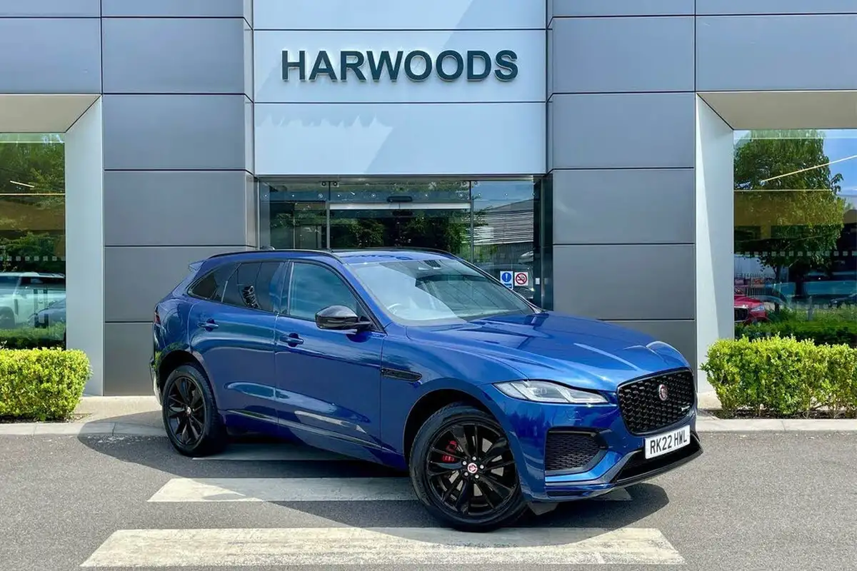 2022-jaguar-f-pace-20-d200-r-dynamic-black-big-0