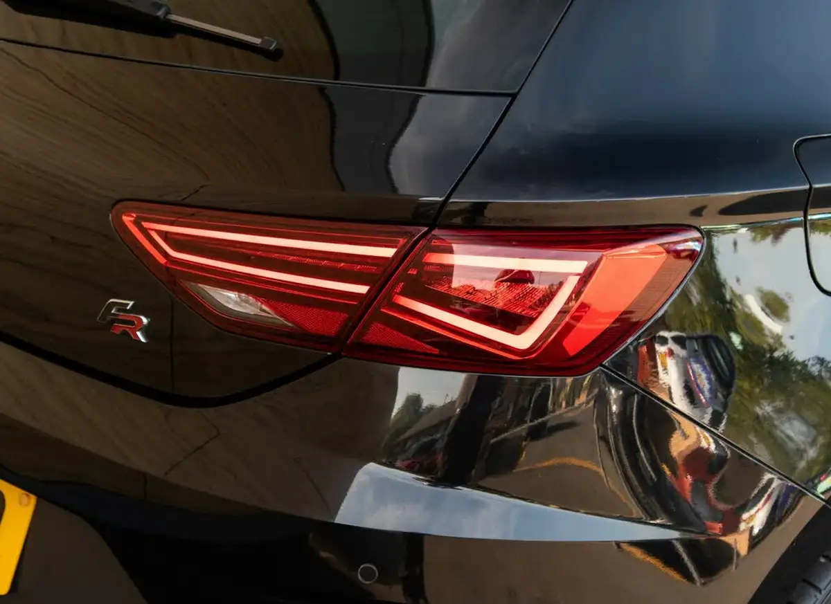 2018-seat-leon-14-tsi-fr-technology-hatchback-5d-big-9