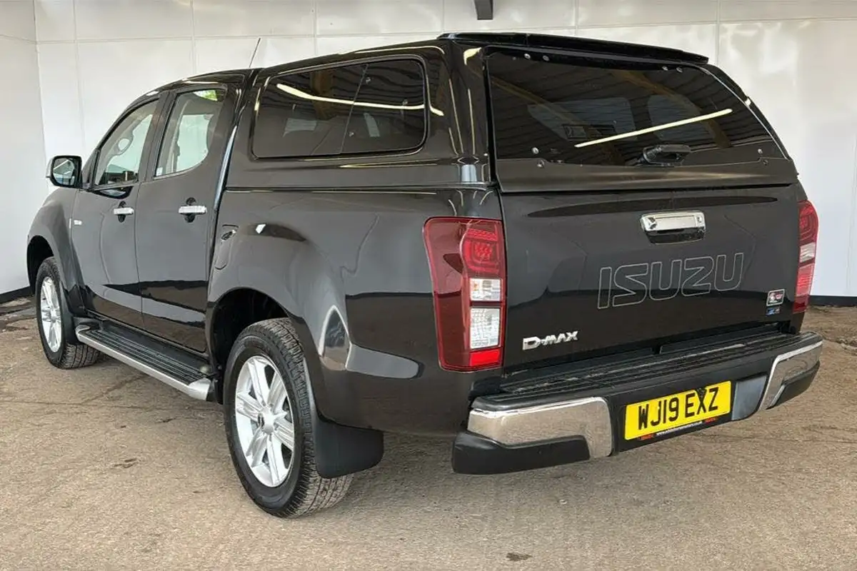 2019-isuzu-d-max-19td-yukon-double-pickup-auto-big-1