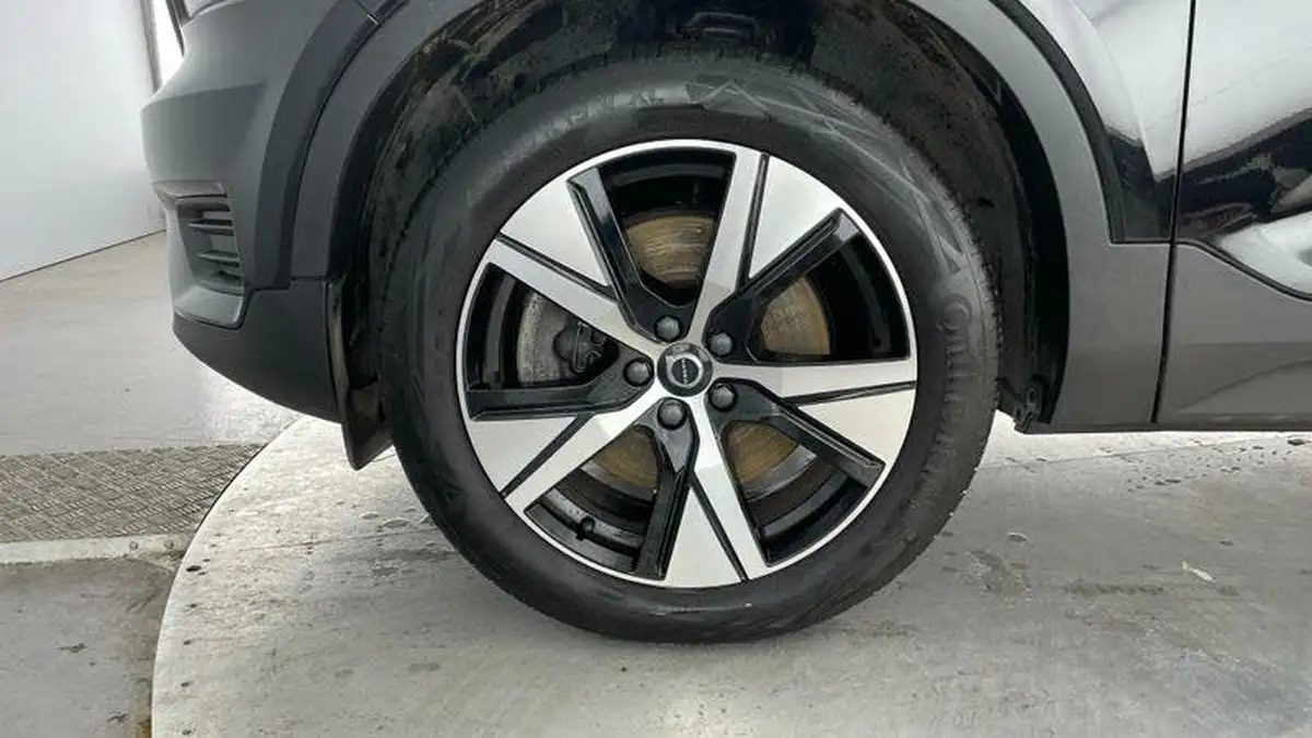 2022-volvo-xc40-15-t4-r-design-big-31