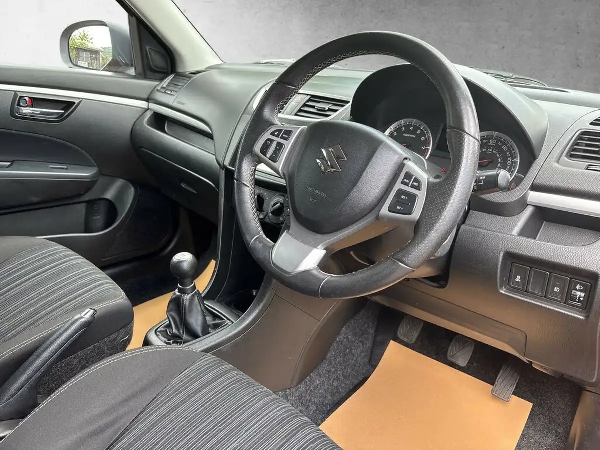 2016-suzuki-swift-12-sz-l-5d-big-9