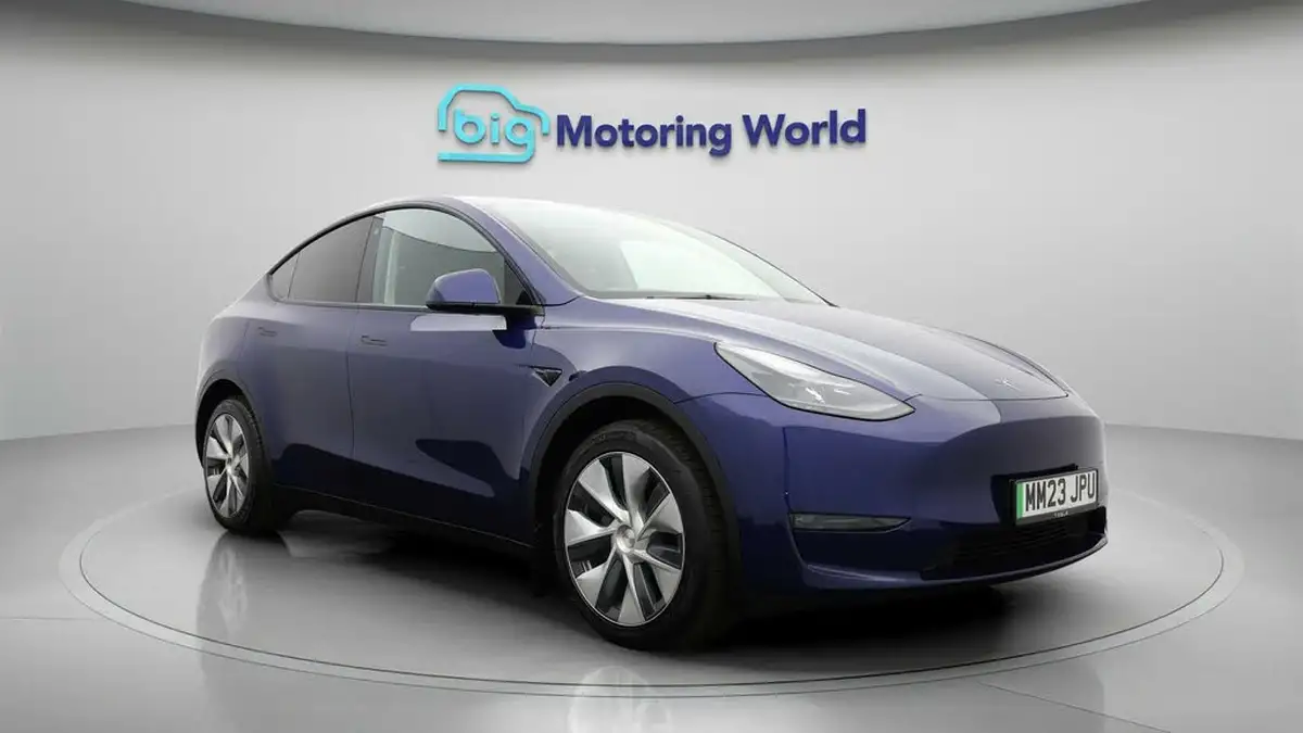 2023-tesla-model-y-e-long-range-big-0