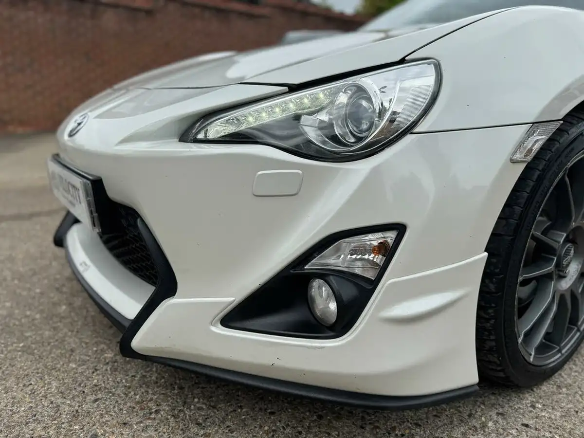 2015-toyota-gt86-20-aero-big-24