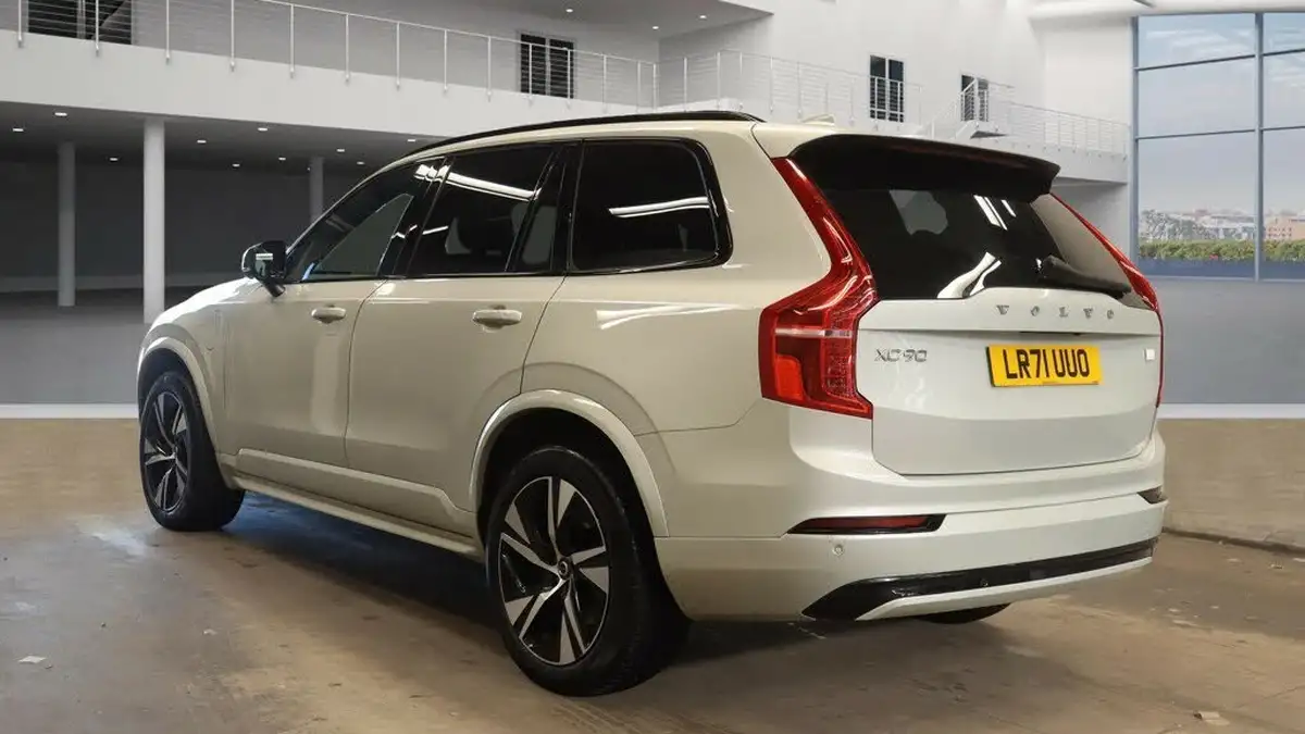 2021-volvo-xc90-20-t8-r-design-455bhp-big-3