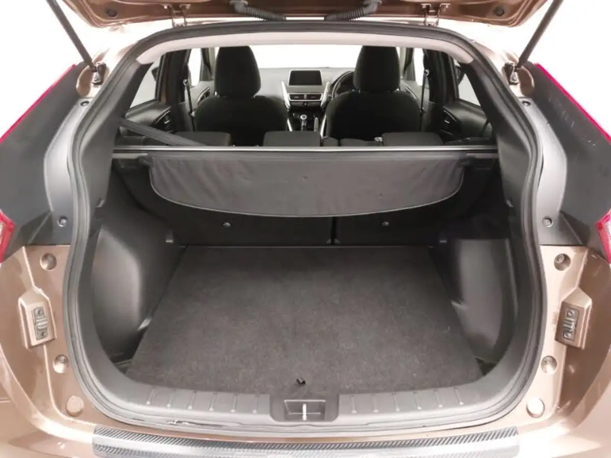 2018-mitsubishi-eclipse-cross-15-3-big-7
