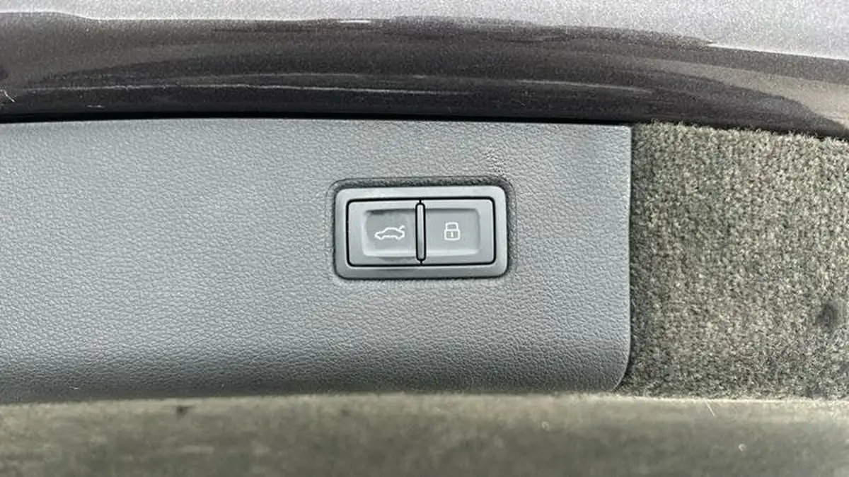 2023-bentley-bentayga-40-v8-big-33