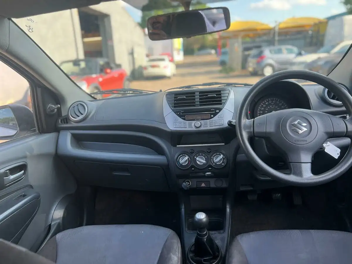 2014-suzuki-alto-10-sz-big-20