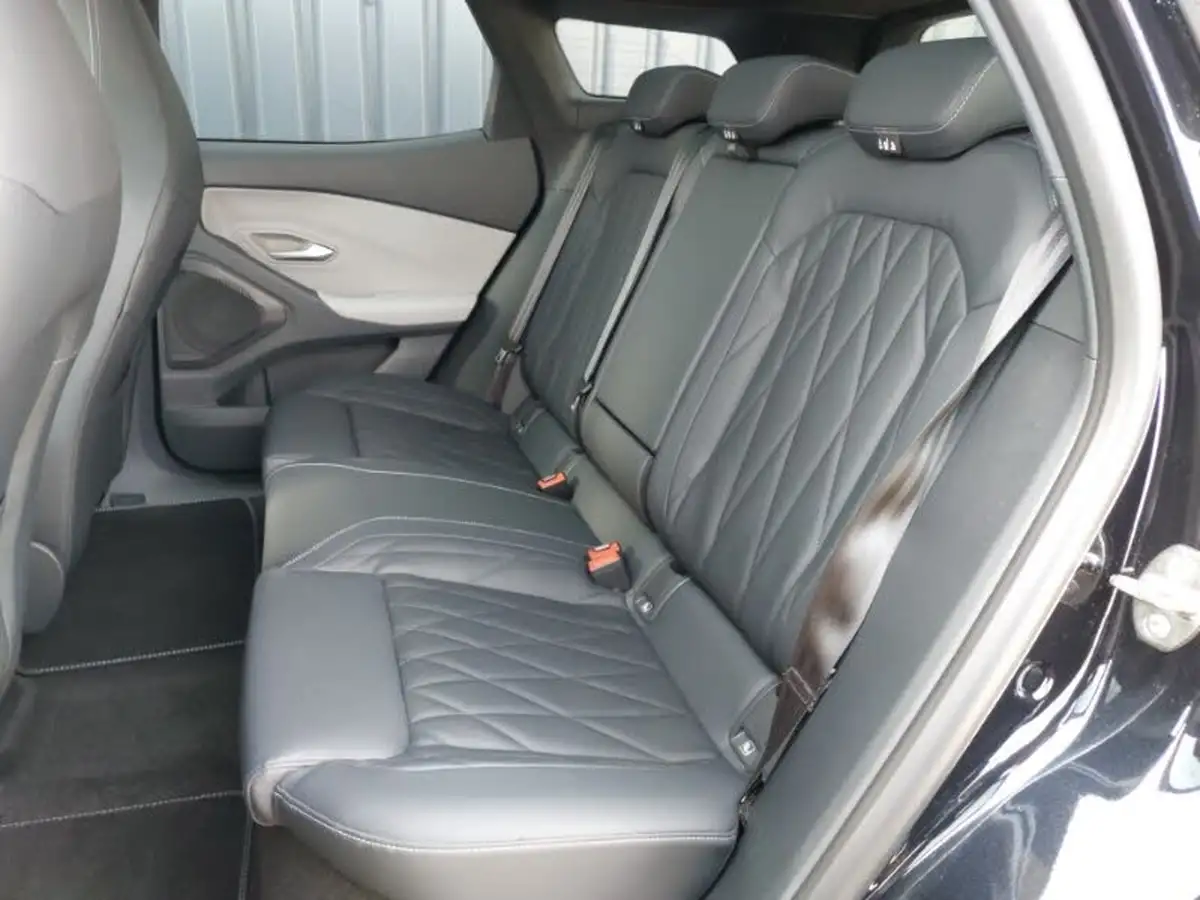 2024-ford-explorer-e-premium-286ps-77kwh-big-5