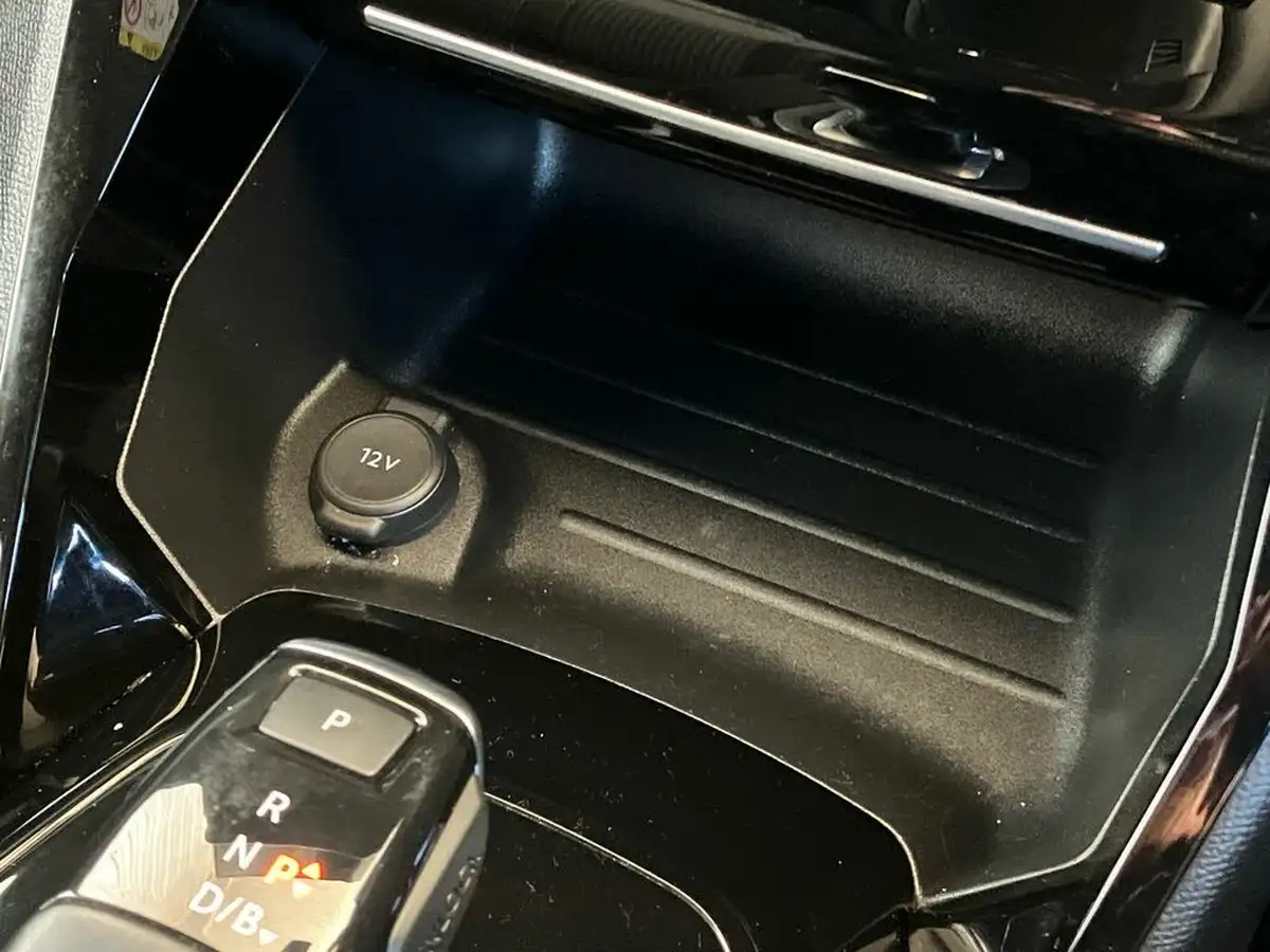 2021-peugeot-2008-suv-e-gt-50kwh-big-39