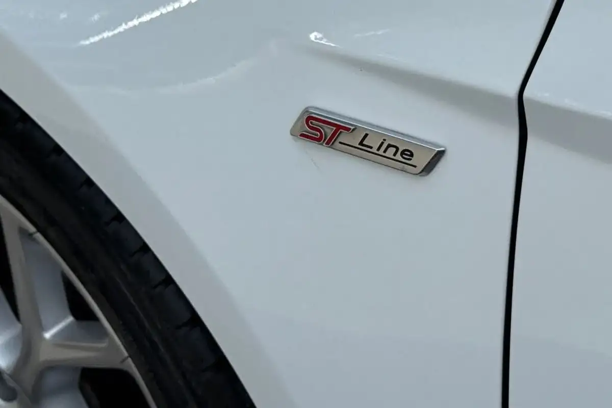 2018-ford-focus-10t-st-line-140ps-hatchback-big-26