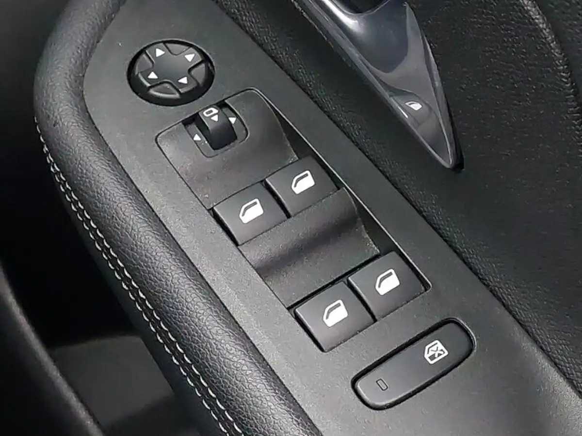 2021-vauxhall-mokka-12-sri-premium-100ps-big-18
