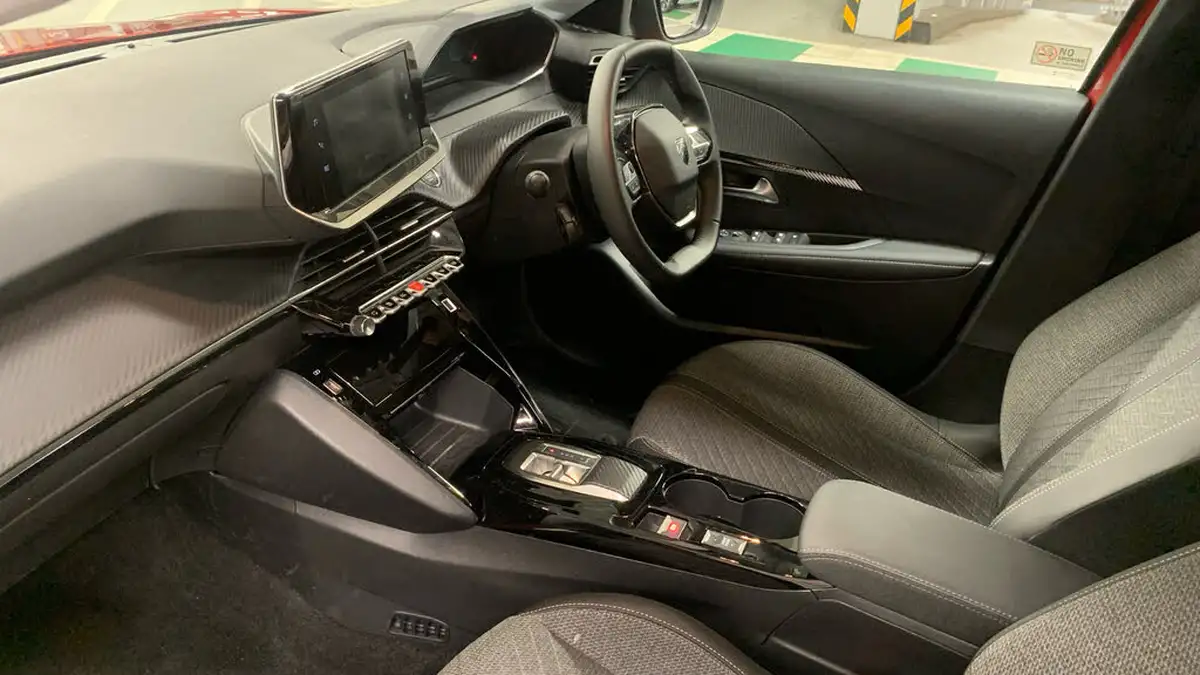 2024-peugeot-208-e-e-style-big-11