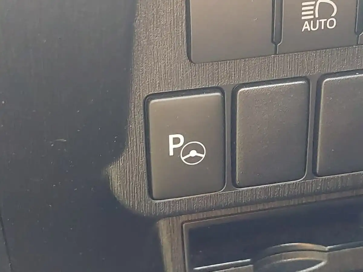 2020-toyota-prius-18-vvt-i-excel-big-14
