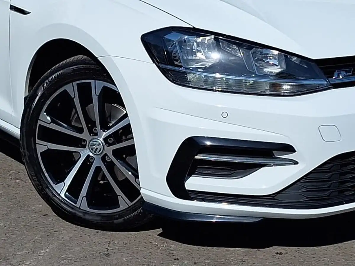 2019-volkswagen-golf-20tdi-r-line-5d-dsg-big-8