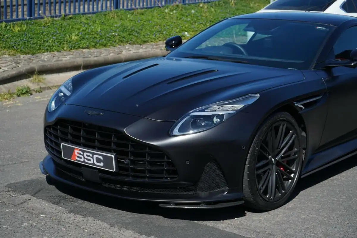 2024-aston-martin-db12-40-v8-auto-euro-6-ss-2dr-big-32