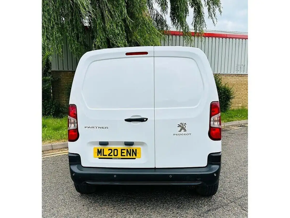 2020-peugeot-partner-15-bluehdi-1000-professional-100ps-eu6dt-panel-big-9